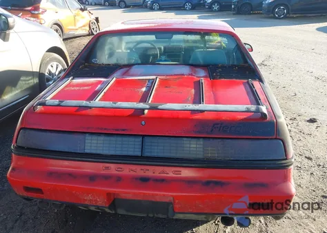 1986 Pontiac Fiero Se z USA, uszkodzony, nr VIN 1G2PF3790GP222272